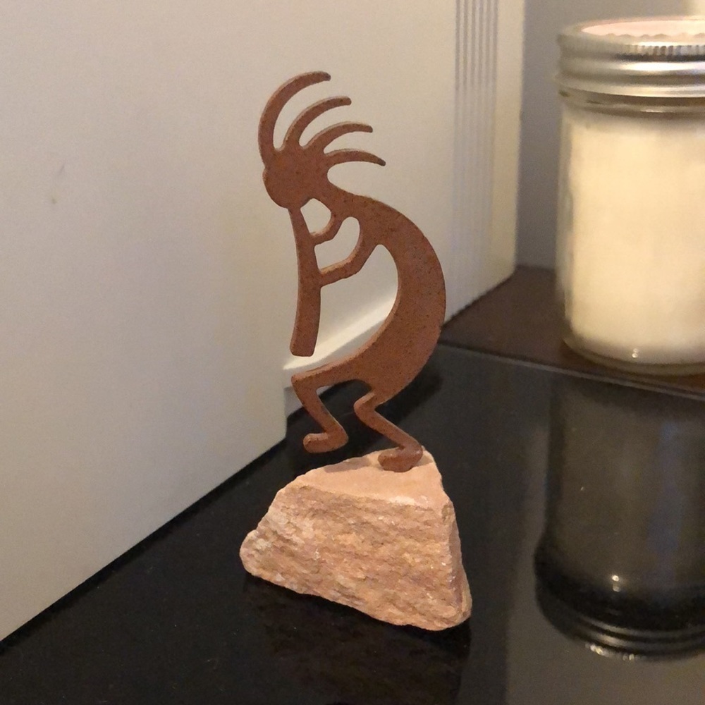 Kokopelli rock ornament display rust  colour Navajo Mexico southwest healing 4x2